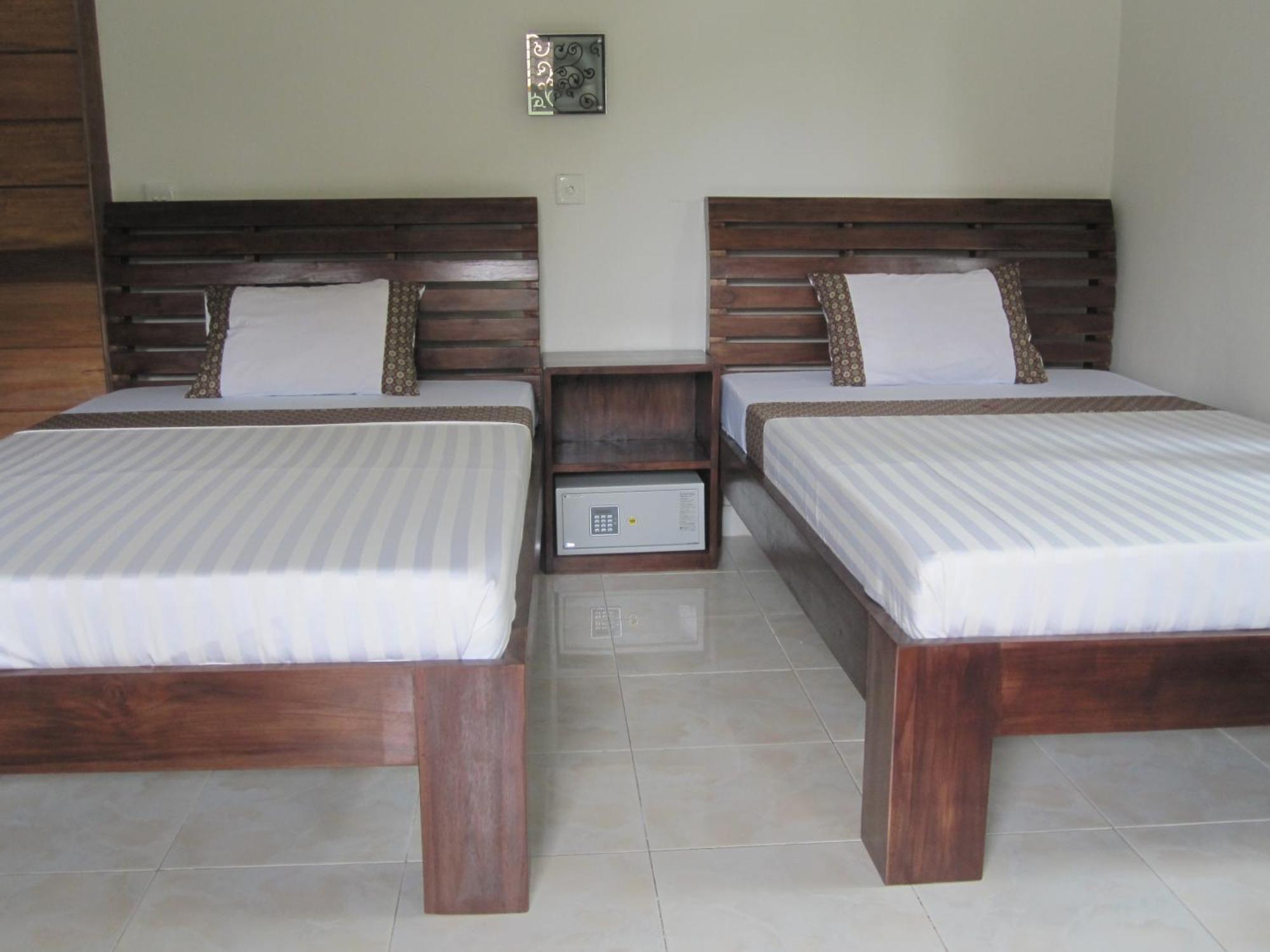 Galang Kangin Bungalows Amed  Room photo